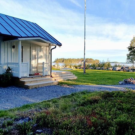 Stuga Med Havsutsikt Robertsfors Buitenkant foto