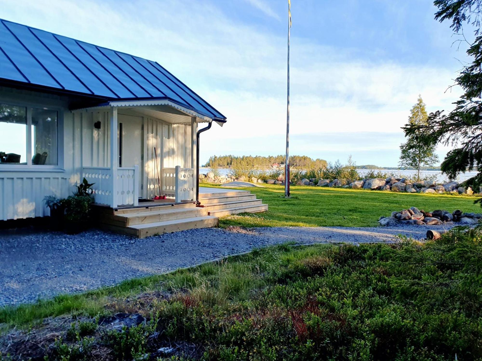 Stuga Med Havsutsikt Robertsfors Buitenkant foto