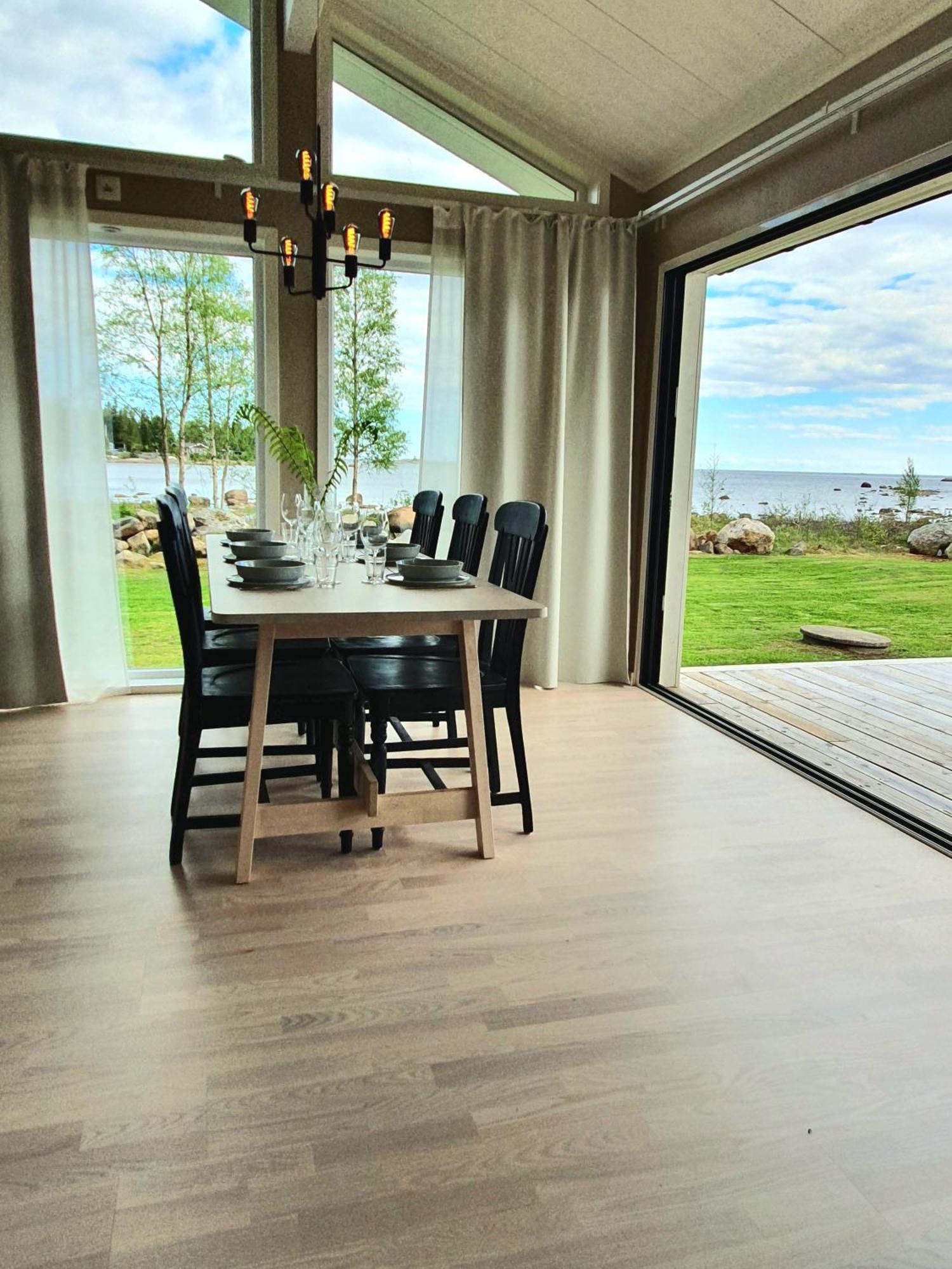 Stuga Med Havsutsikt Robertsfors Buitenkant foto