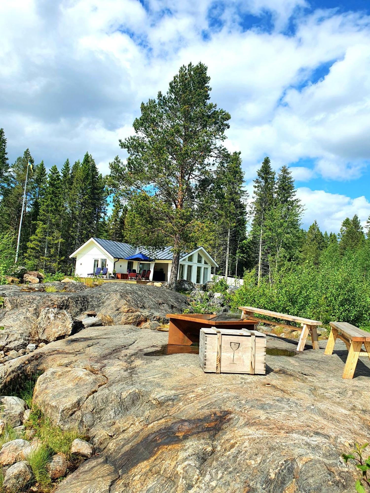Stuga Med Havsutsikt Robertsfors Buitenkant foto